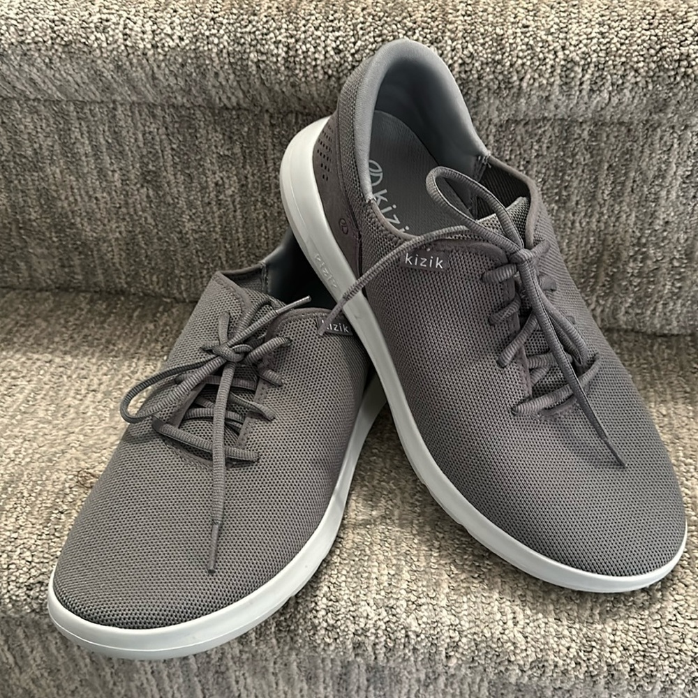 Kizik Madrid Eco Knit Men Size 9.5 or women’s size 11 Gray Hands Free Sneaker